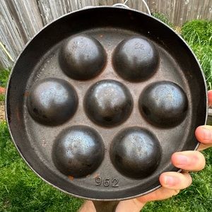Griswold Cast Iron Vintage Aebleskiver Pancake Skillet No. 32